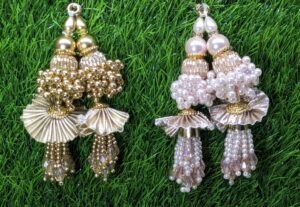 White and gold tassals 6 inches